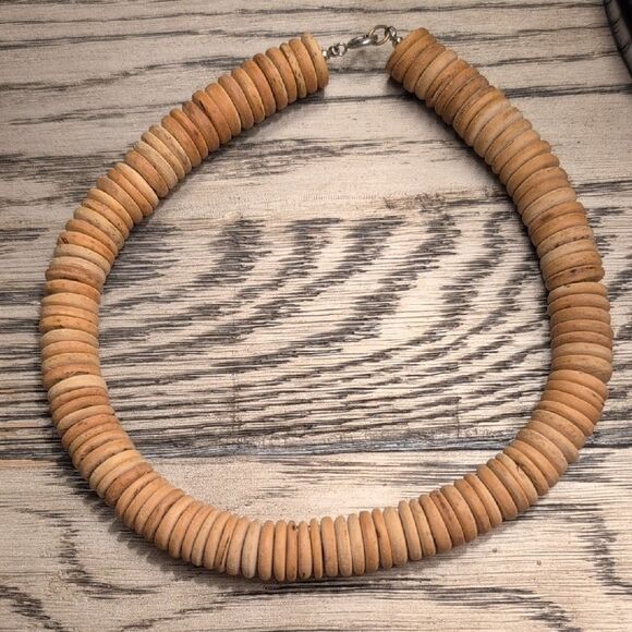Natural Wooden Disc Chunky 16" Necklace Vintage Trendy - Picture 1 of 7